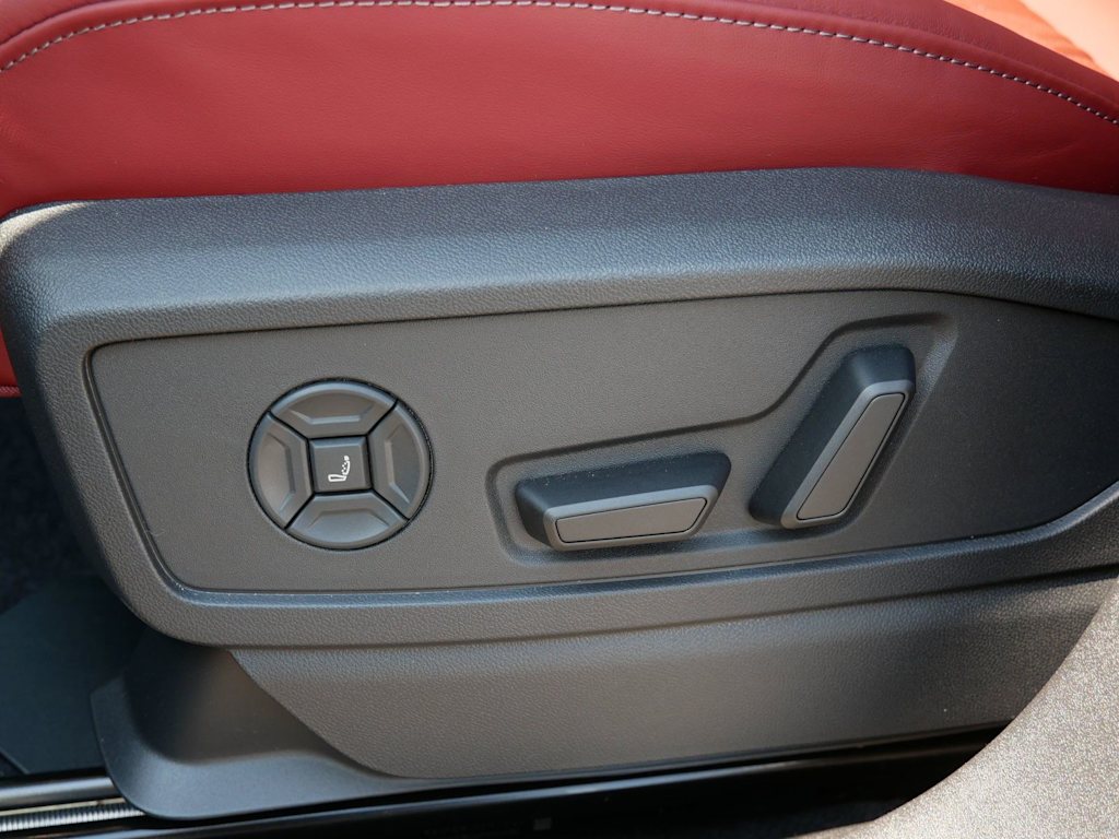 Thumbnail: 2026 Audi SQ5 - 17