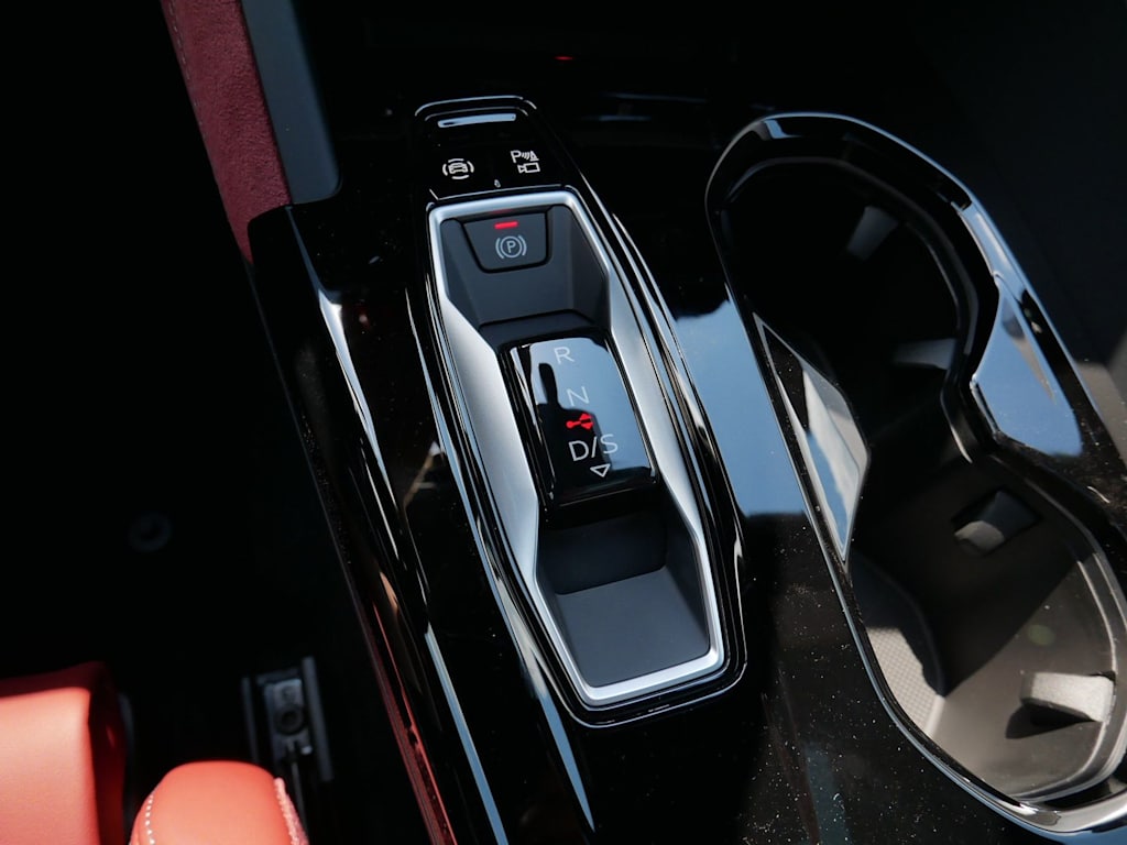 Thumbnail: 2026 Audi SQ5 - 10