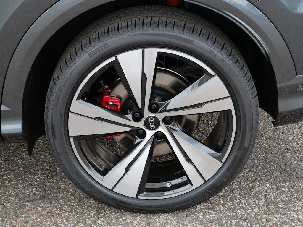 Thumbnail: 2026 Audi SQ5 - 5