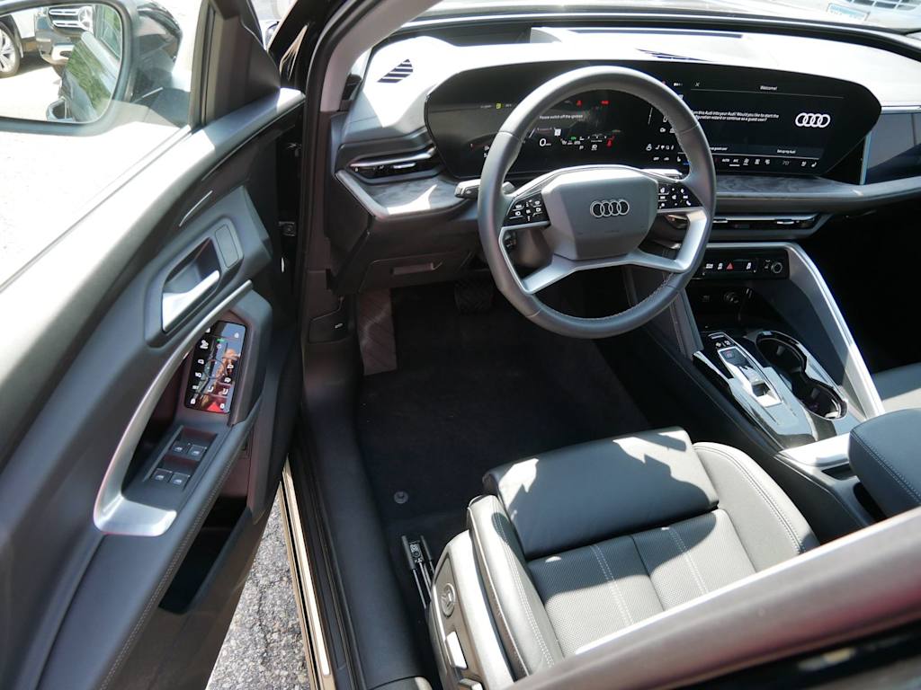 Thumbnail: 2025 Audi Q5 - 2