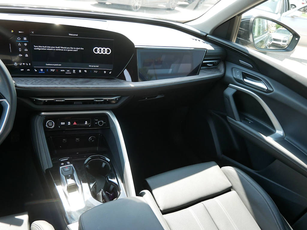 Thumbnail: 2025 Audi Q5 - 10
