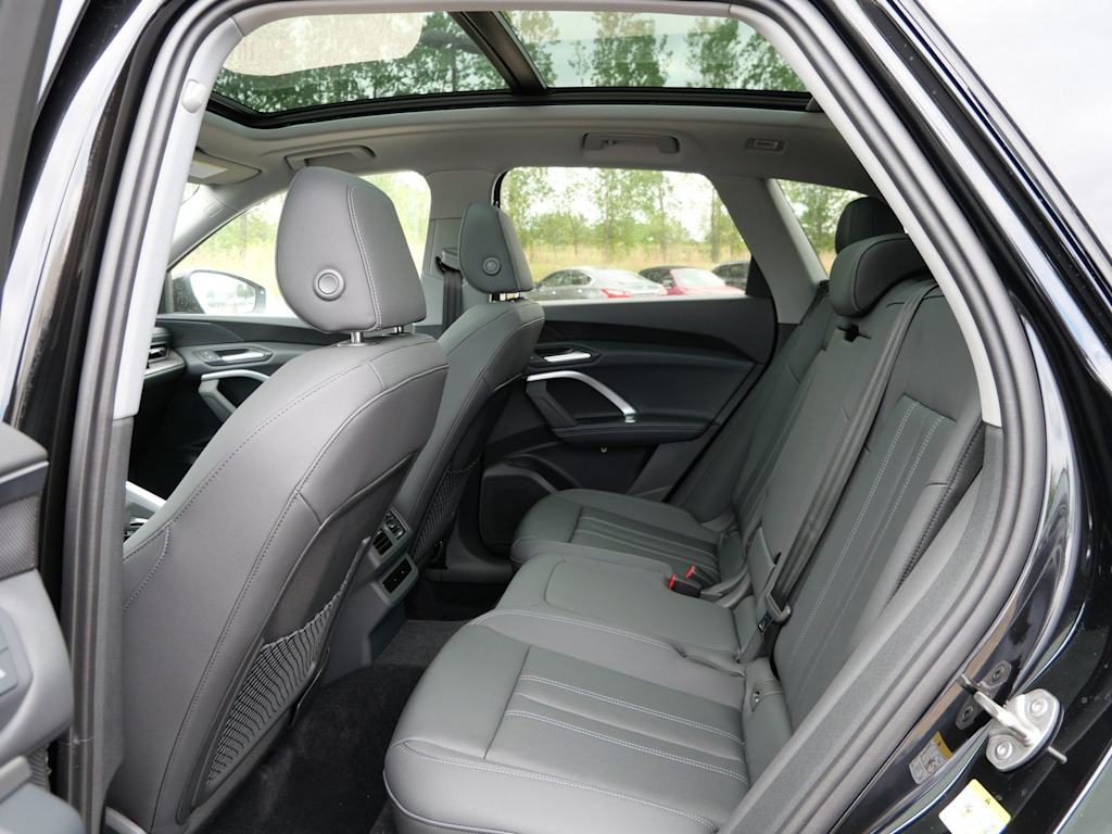 Thumbnail: 2026 Audi Q5 - 9