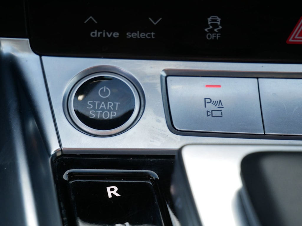 Thumbnail: 2024 Audi Q8 e-tron - 25