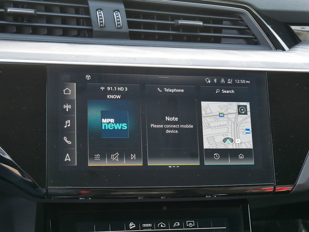 Thumbnail: 2024 Audi Q8 e-tron - 11