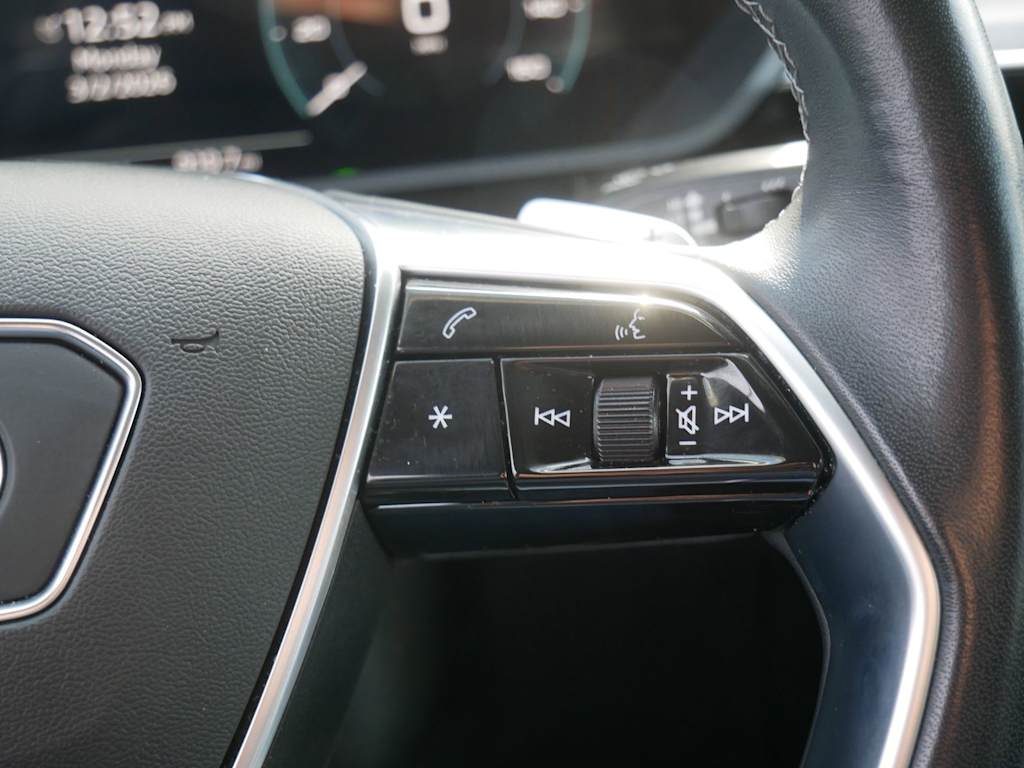 Thumbnail: 2024 Audi Q8 e-tron - 27