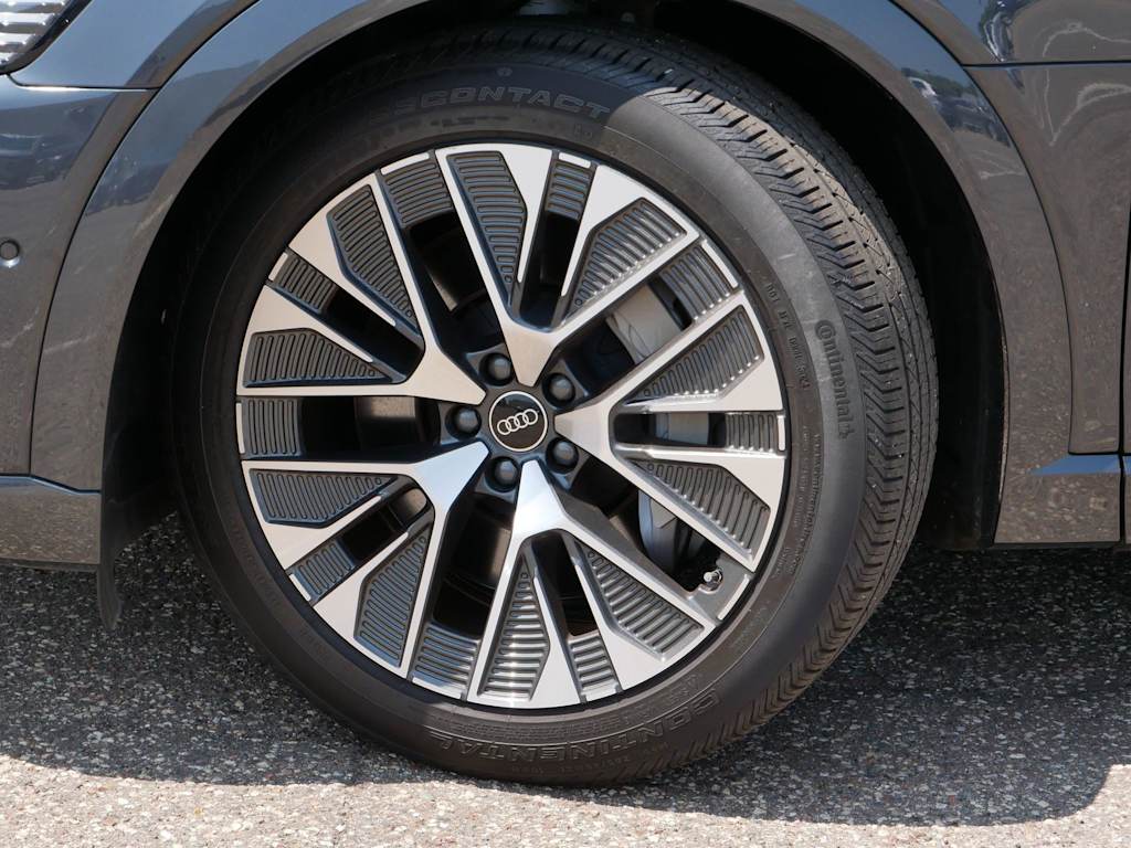 Thumbnail: 2024 Audi Q8 e-tron - 4
