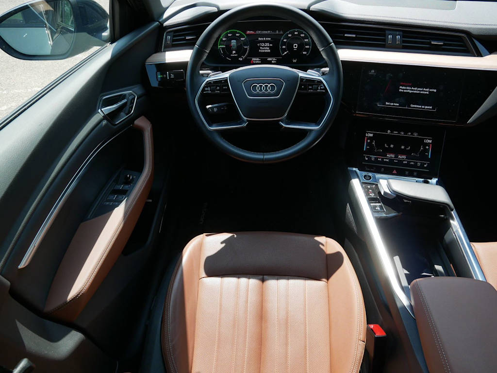 Thumbnail: 2024 Audi Q8 e-tron - 2