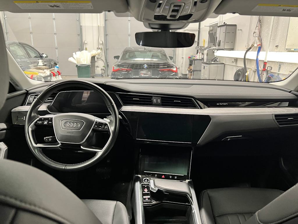 Thumbnail: 2024 Audi Q8 e-tron - 2