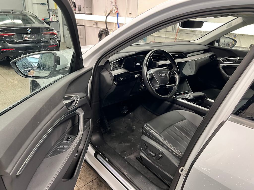 Thumbnail: 2024 Audi Q8 e-tron - 6