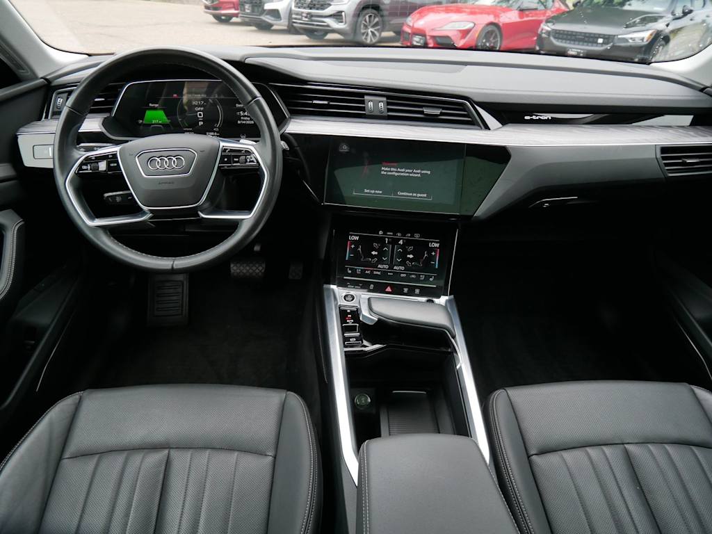 Thumbnail: 2024 Audi Q8 e-tron - 10