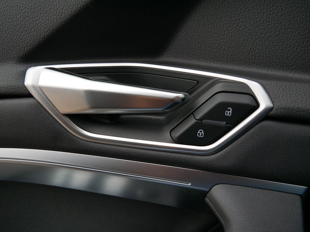 Thumbnail: 2024 Audi Q8 e-tron - 20