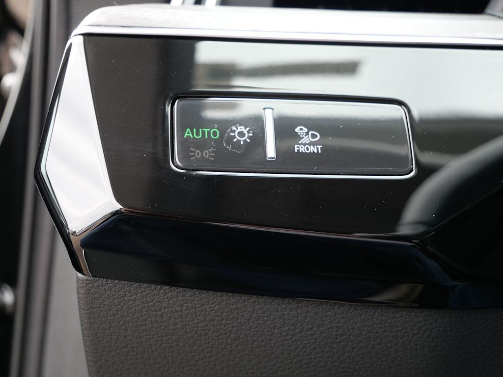 Thumbnail: 2024 Audi Q8 e-tron - 28