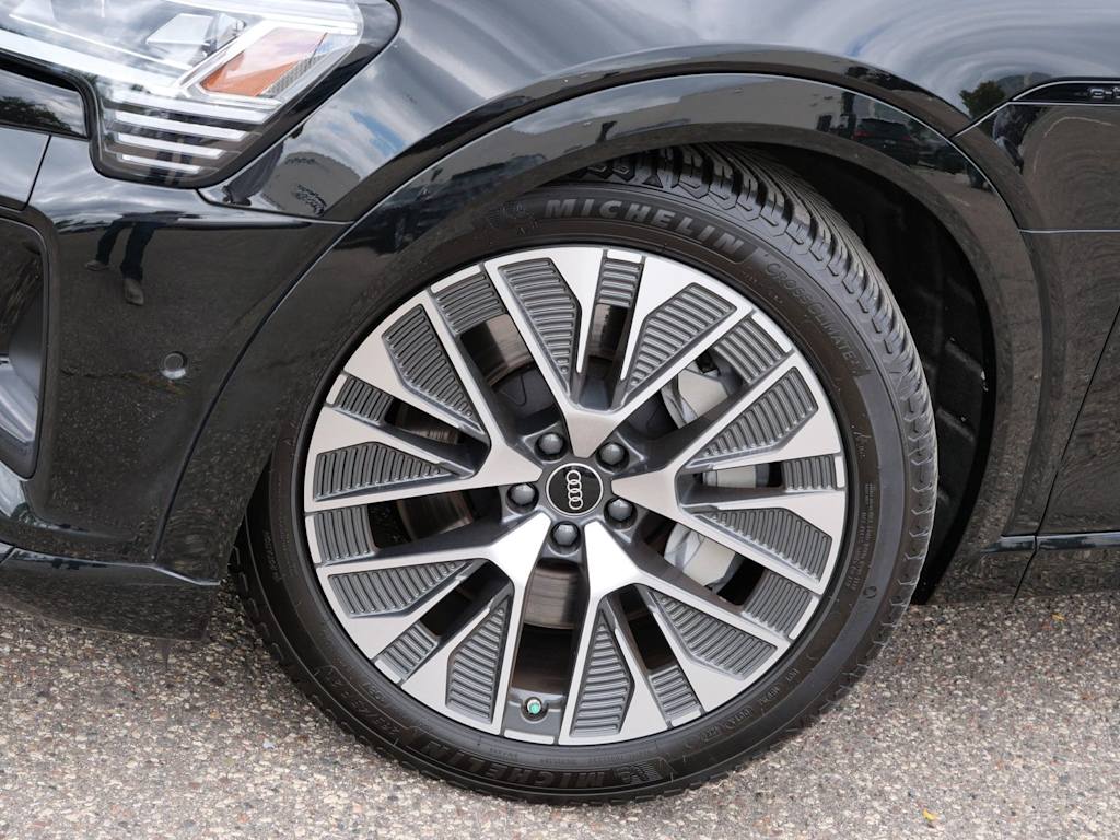 Thumbnail: 2024 Audi Q8 e-tron - 7
