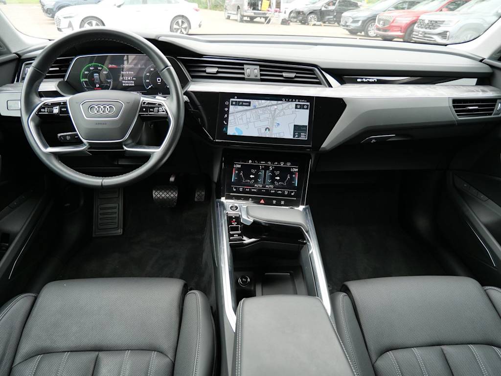 Thumbnail: 2024 Audi Q8 e-tron - 10