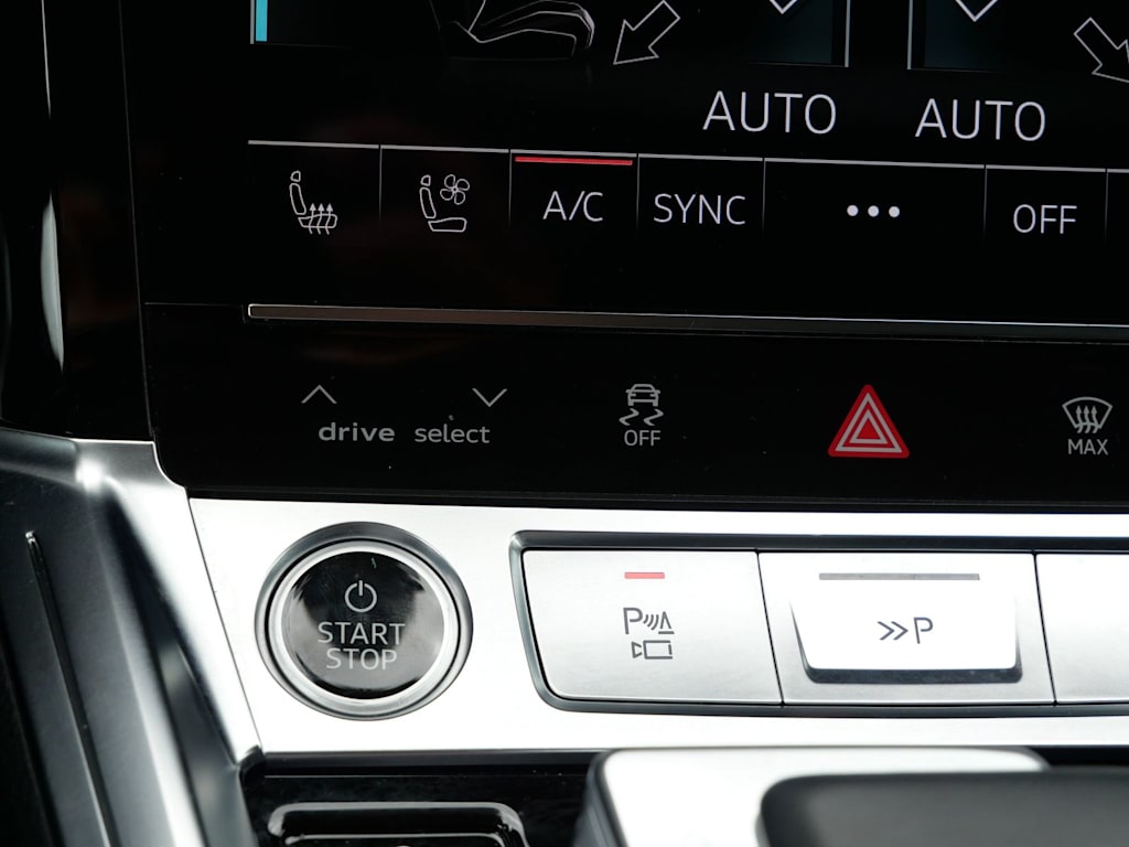 Thumbnail: 2024 Audi Q8 e-tron - 23