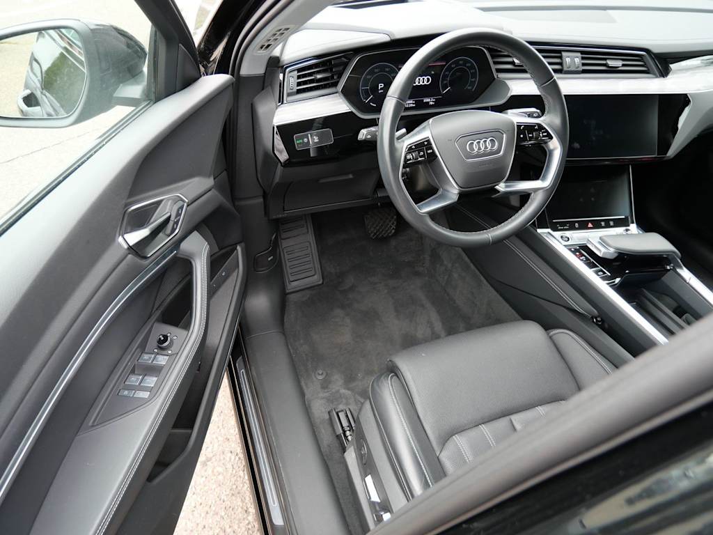 Thumbnail: 2024 Audi Q8 e-tron - 2