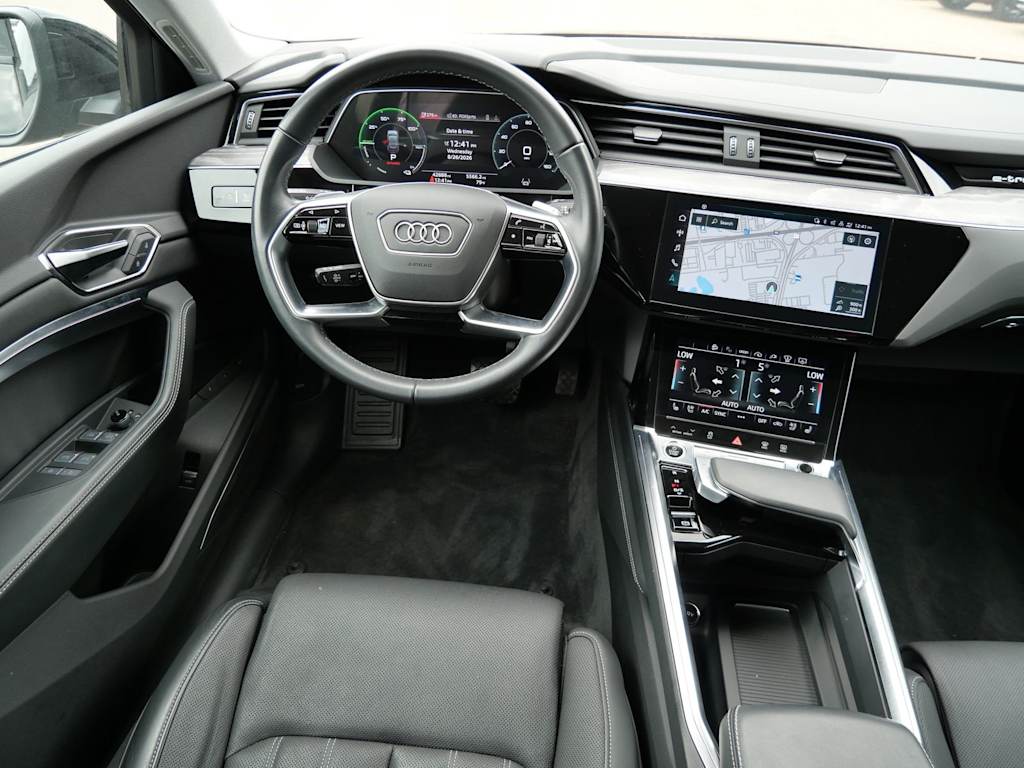 Thumbnail: 2024 Audi Q8 e-tron - 8