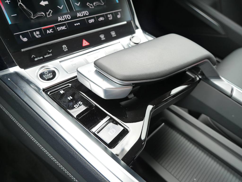 Thumbnail: 2024 Audi Q8 e-tron - 13