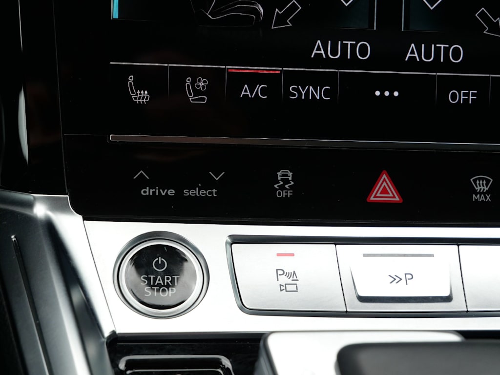 Thumbnail: 2024 Audi Q8 e-tron - 23