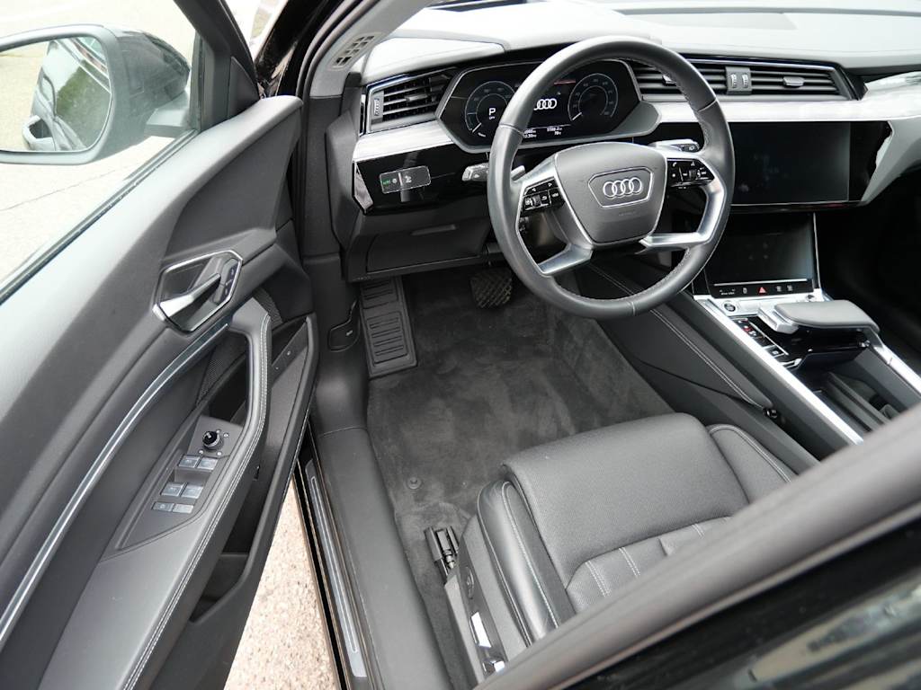 Thumbnail: 2024 Audi Q8 e-tron - 2