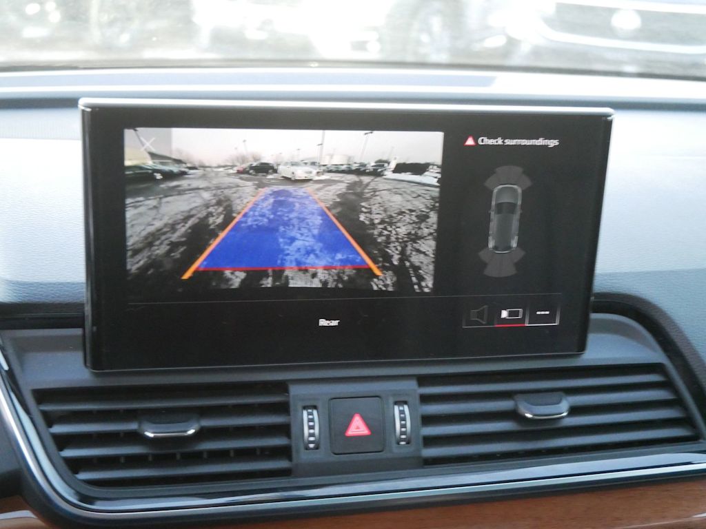 Thumbnail: 2021 Audi Q5 - 24