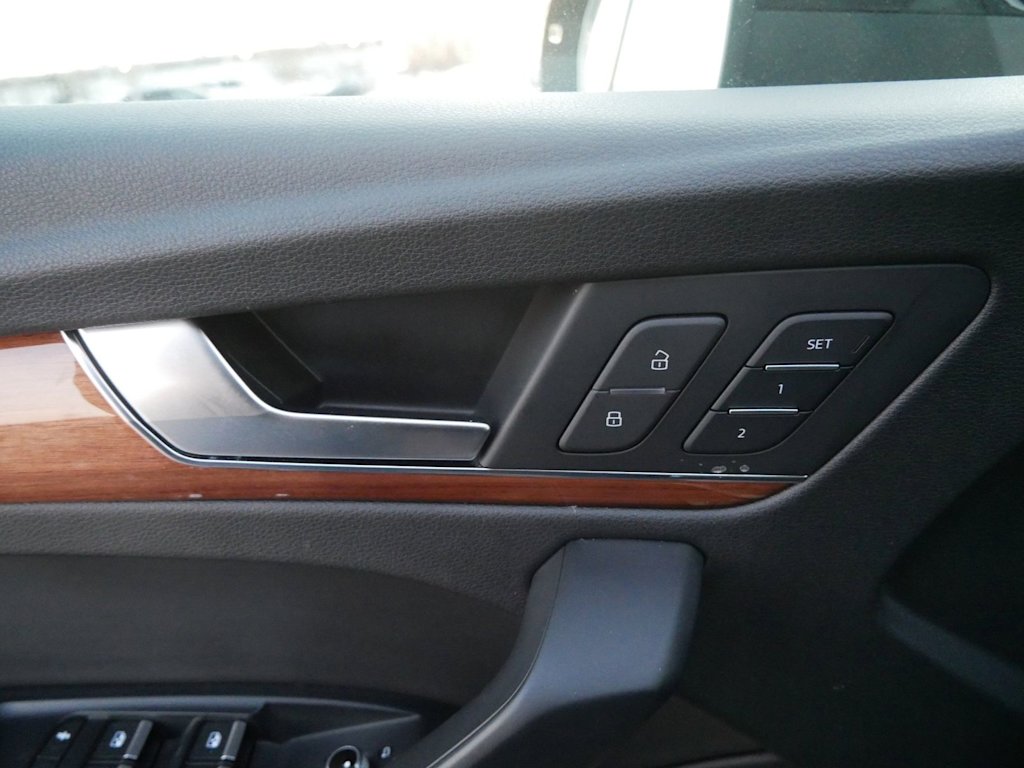 Thumbnail: 2021 Audi Q5 - 18