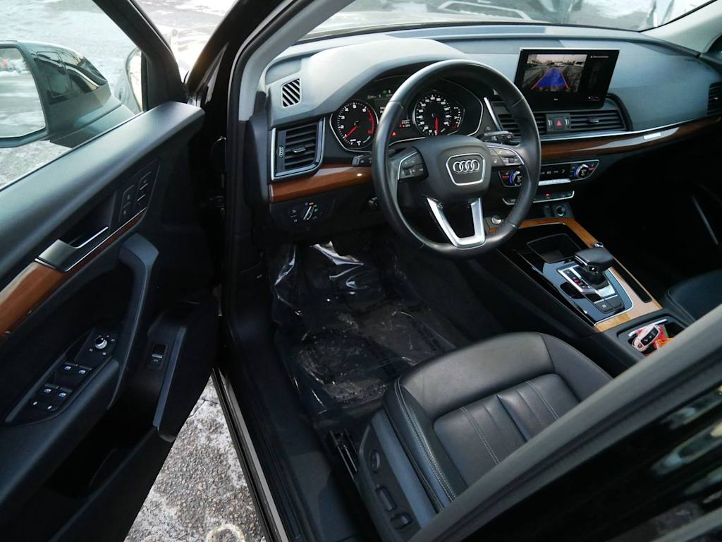 Thumbnail: 2021 Audi Q5 - 2