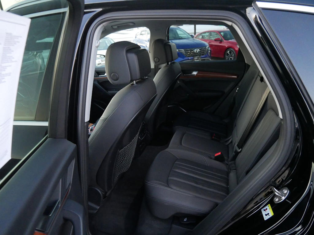 Thumbnail: 2021 Audi Q5 - 7