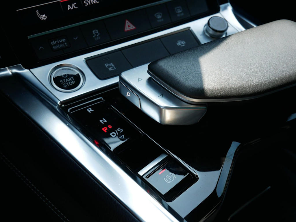Thumbnail: 2023 Audi e-tron - 11