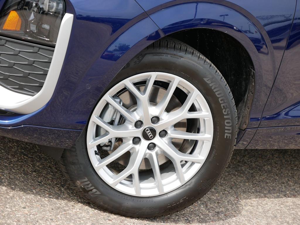 Thumbnail: 2026 Audi Q3 - 6