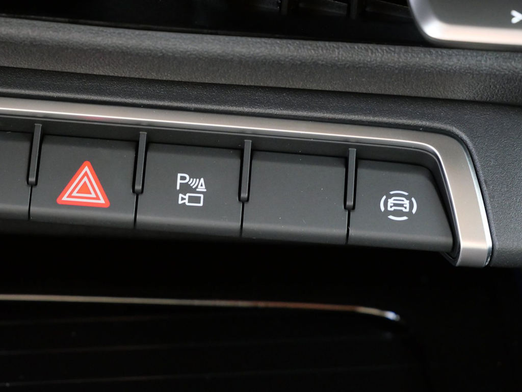 Thumbnail: 2026 Audi Q3 - 23