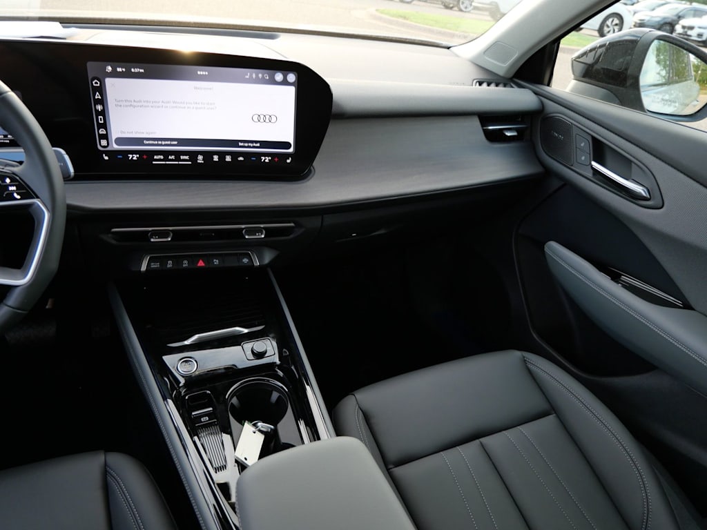Thumbnail: 2026 Audi Q3 - 10