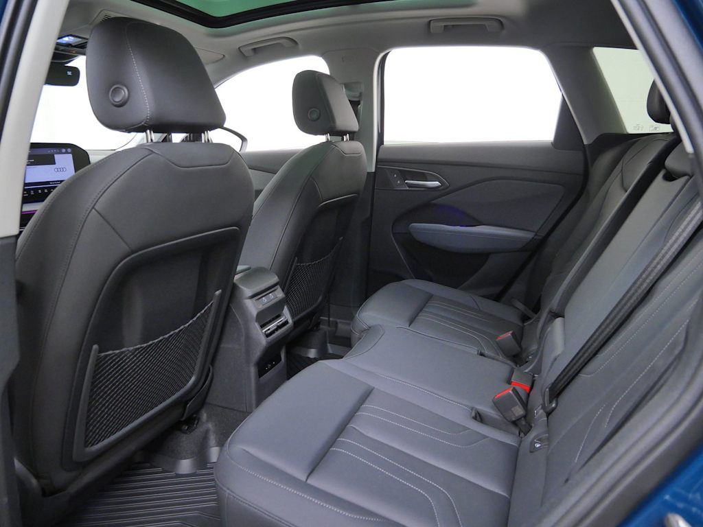 Thumbnail: 2026 Audi Q3 - 7