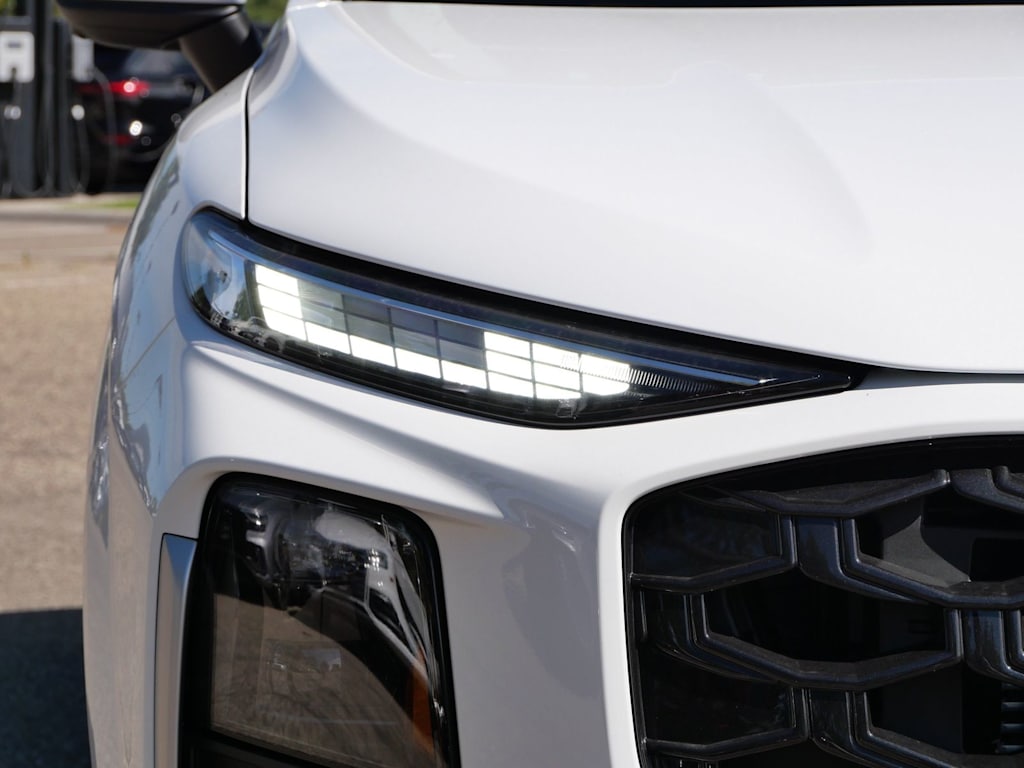Thumbnail: 2026 Audi Q3 - 14