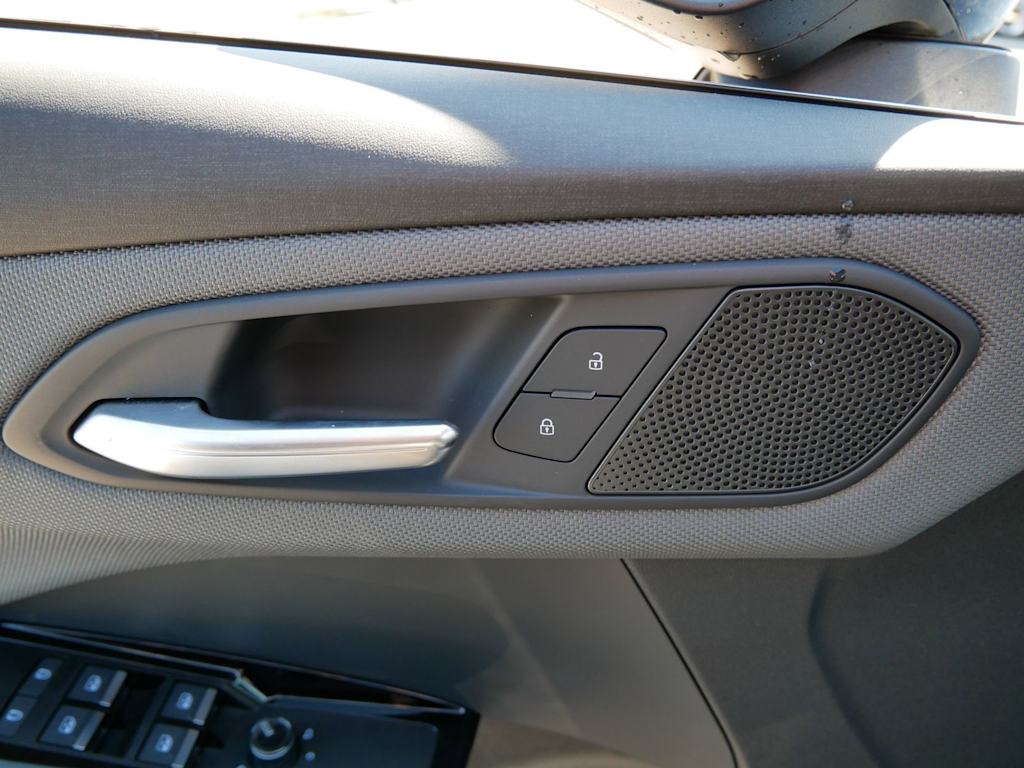 Thumbnail: 2026 Audi Q3 - 18