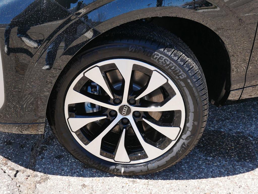 Thumbnail: 2026 Audi Q3 - 6