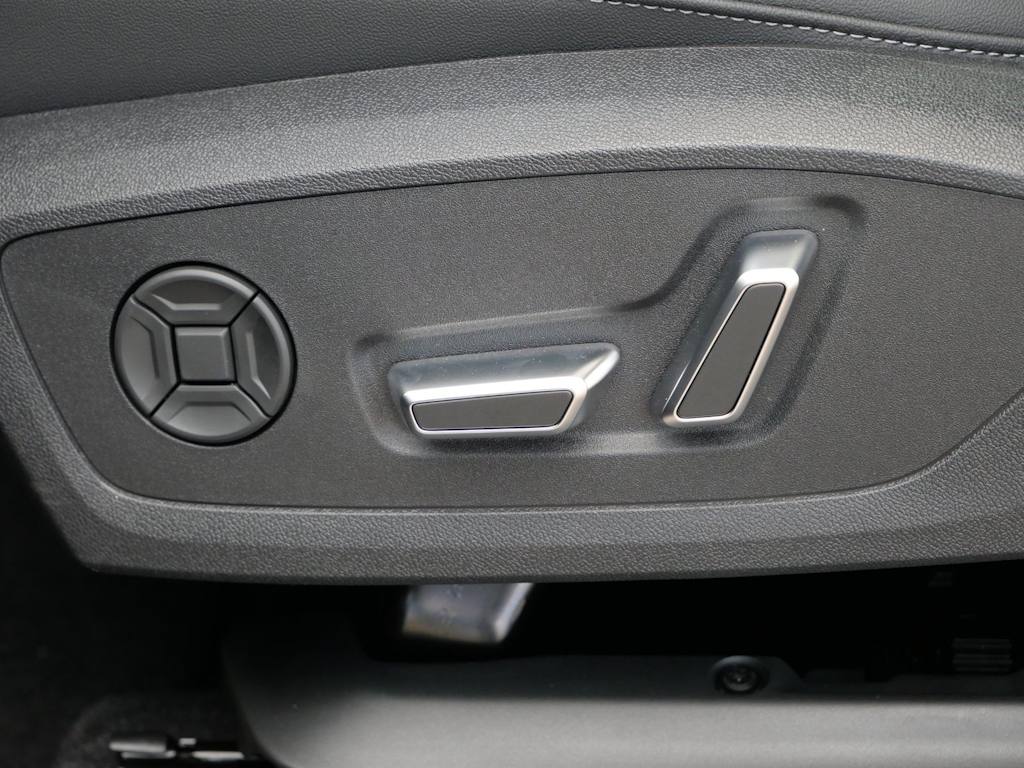 Thumbnail: 2026 Audi Q3 - 14