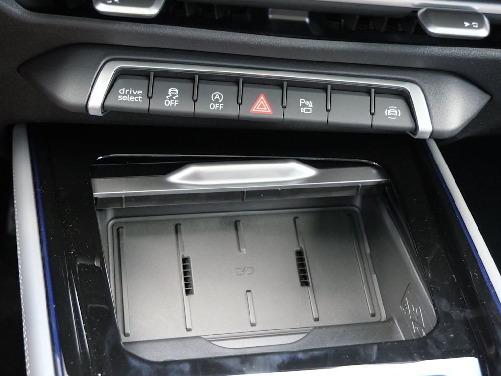 Thumbnail: 2026 Audi Q3 - 8
