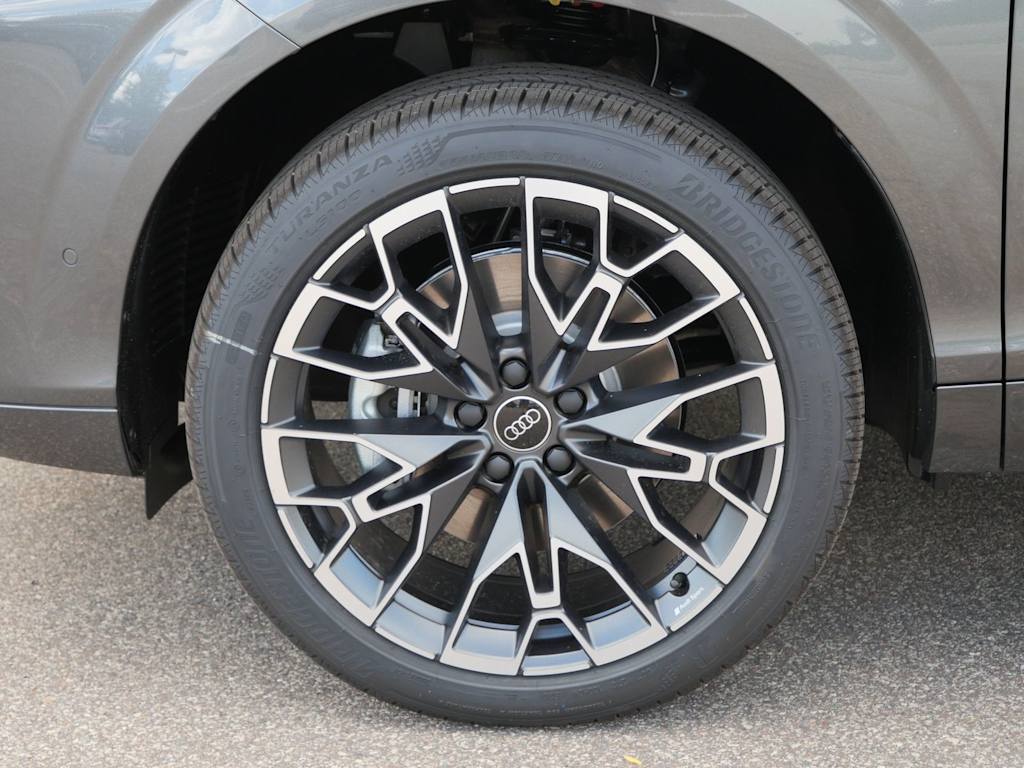 Thumbnail: 2026 Audi Q3 - 5