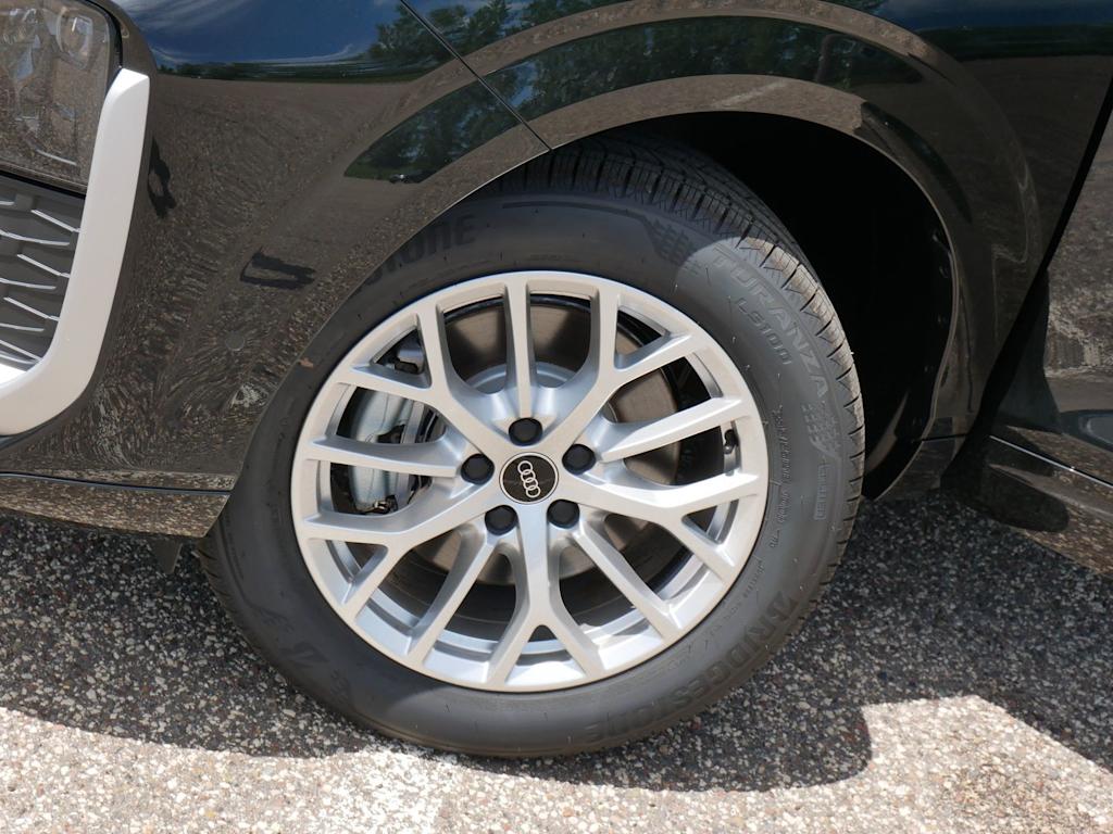 Thumbnail: 2026 Audi Q3 - 5