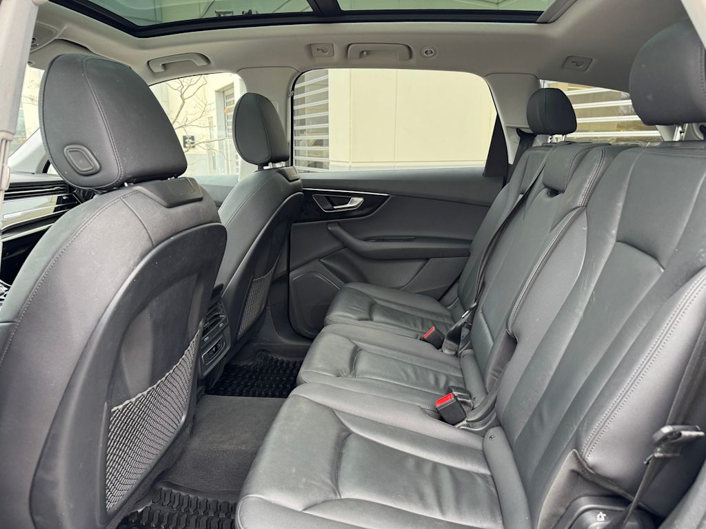 Thumbnail: 2023 Audi Q7 - 6