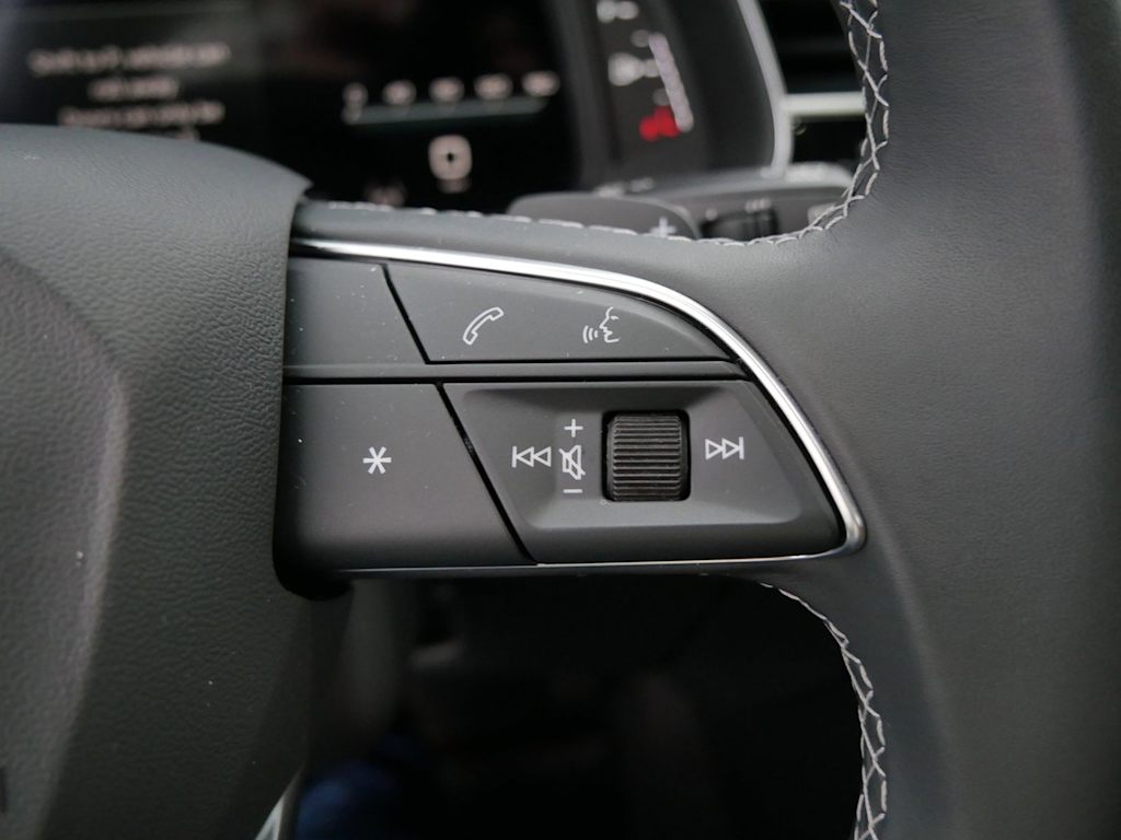 Thumbnail: 2025 Audi Q7 - 24