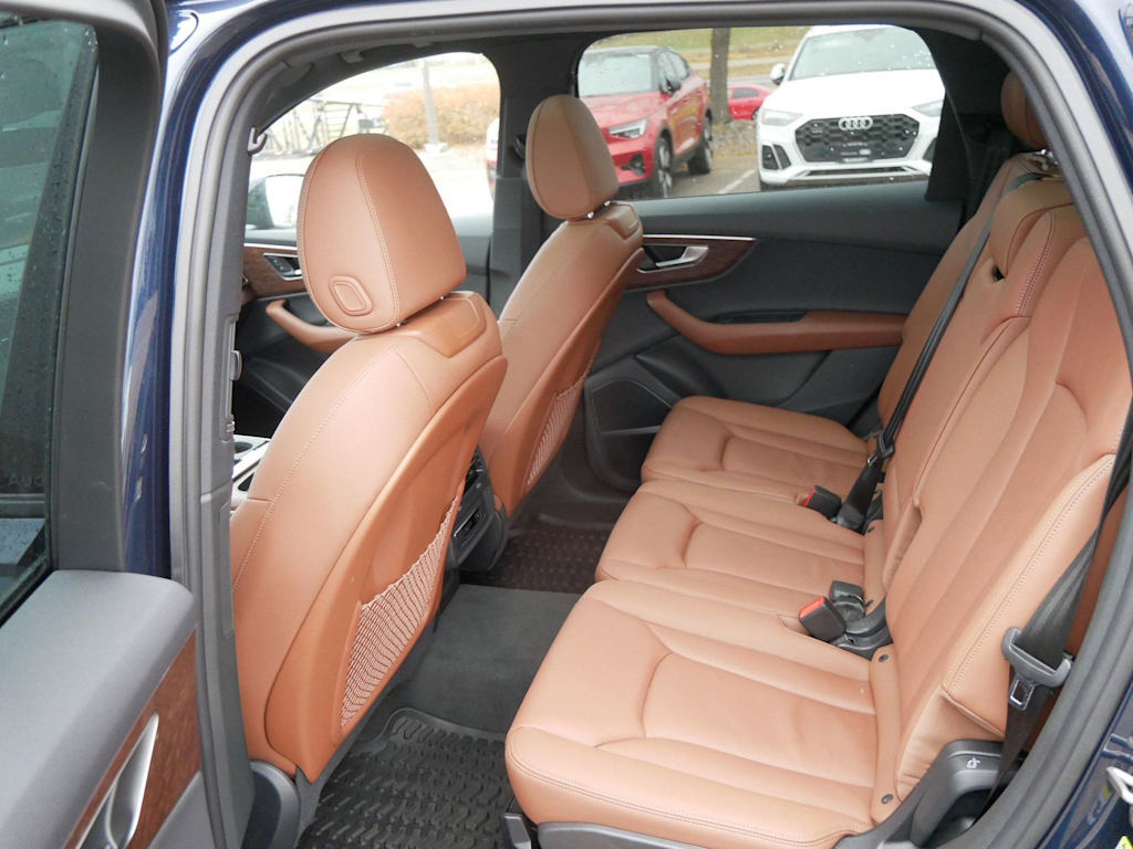 Thumbnail: 2025 Audi Q7 - 9