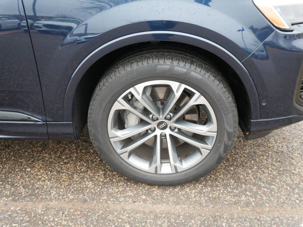 Thumbnail: 2025 Audi Q7 - 7