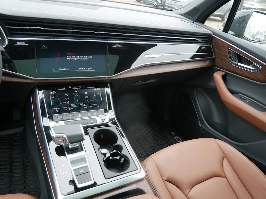 Thumbnail: 2025 Audi Q7 - 12