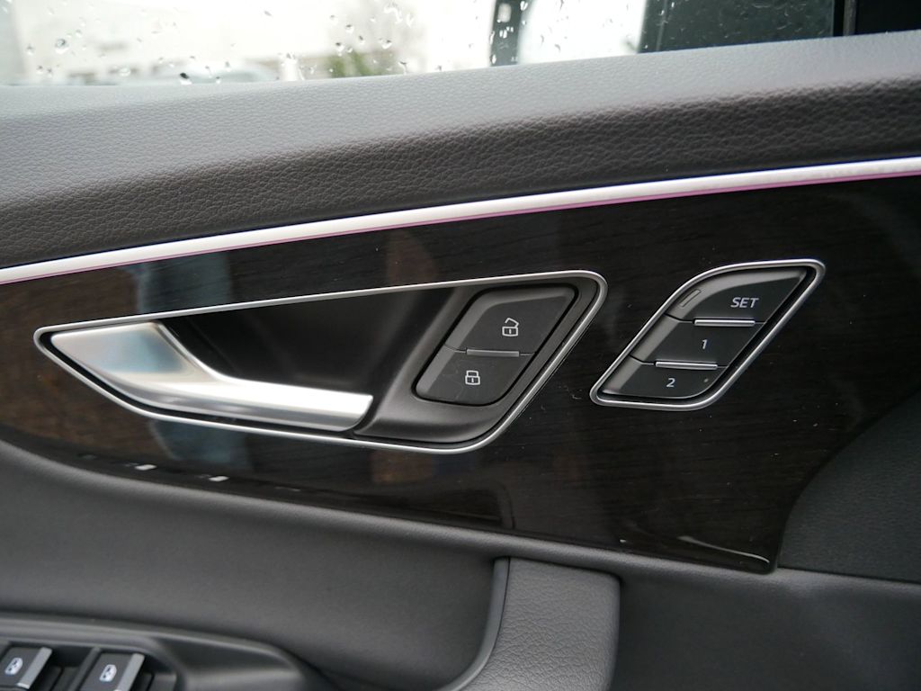 Thumbnail: 2025 Audi Q7 - 18