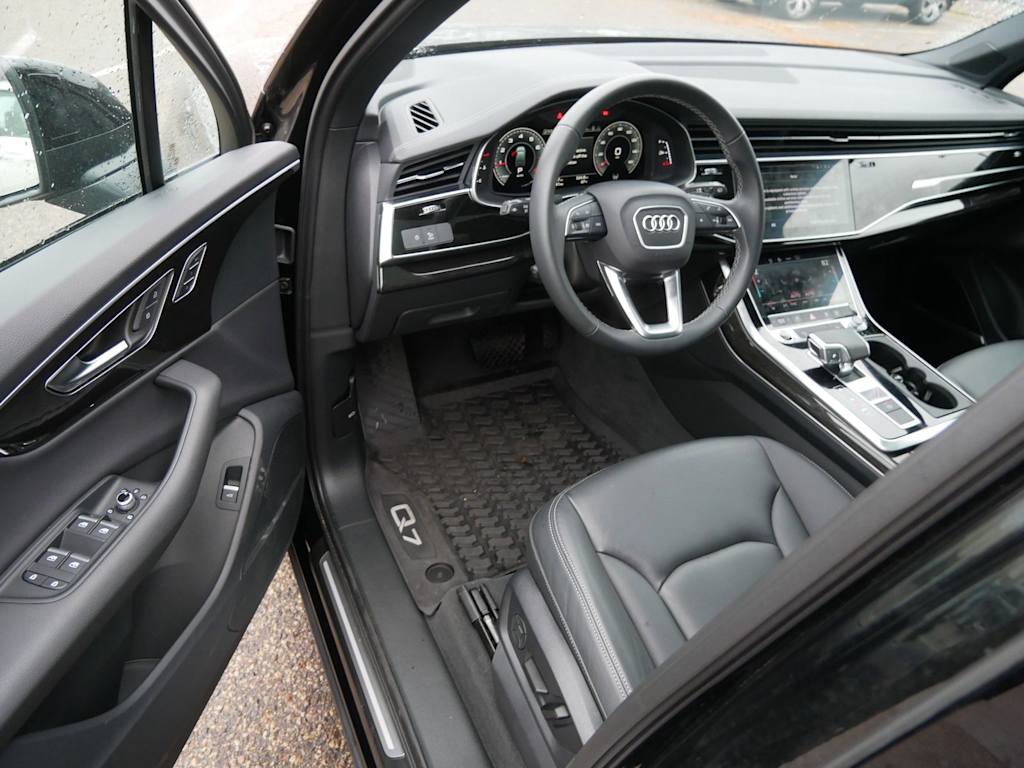 Thumbnail: 2025 Audi Q7 - 2