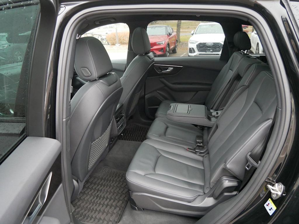 Thumbnail: 2025 Audi Q7 - 8