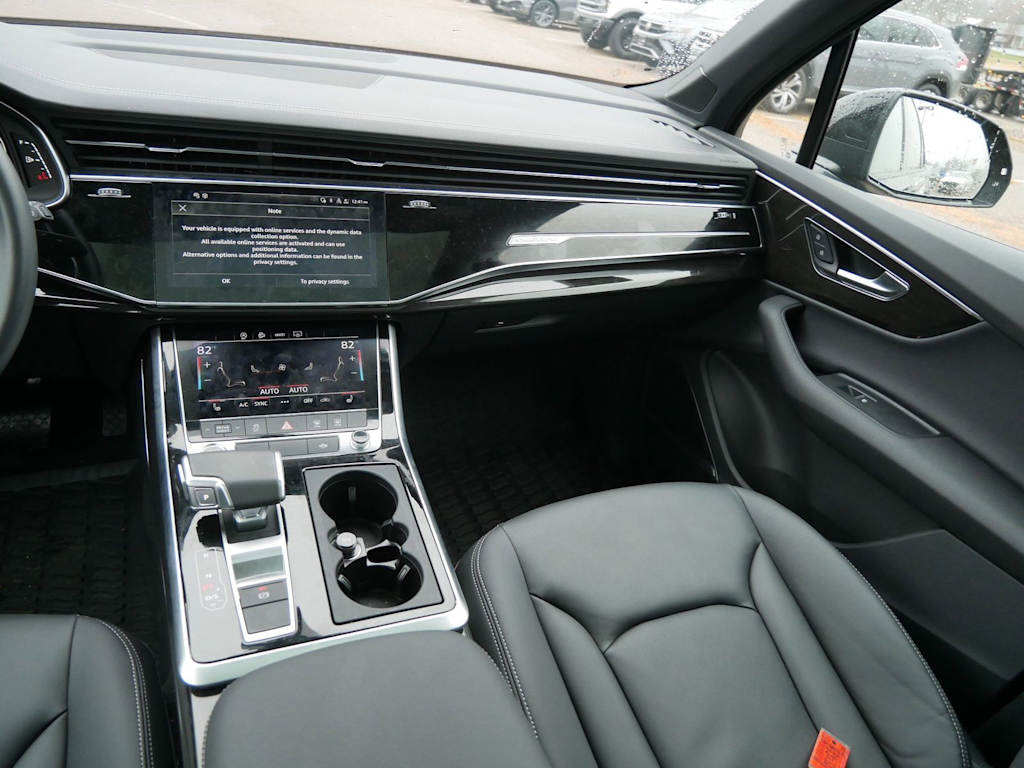 Thumbnail: 2025 Audi Q7 - 10