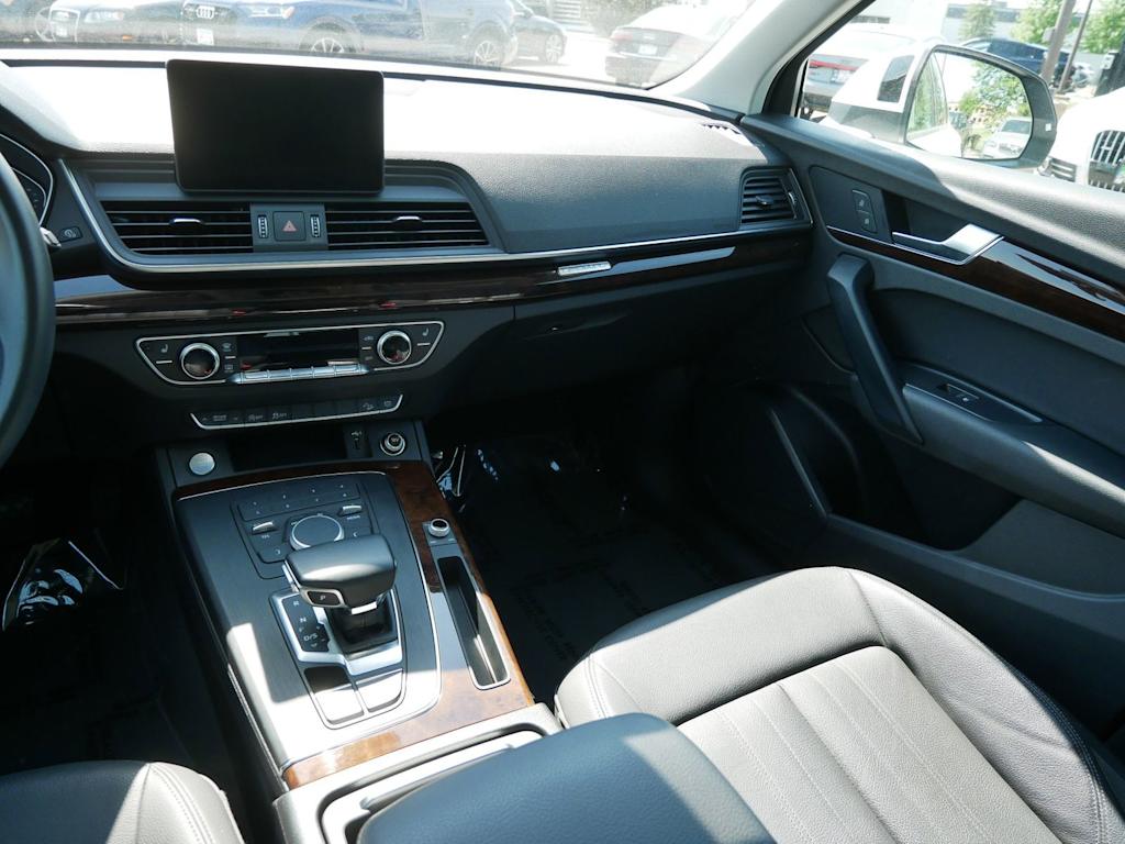Thumbnail: 2020 Audi Q5 - 10